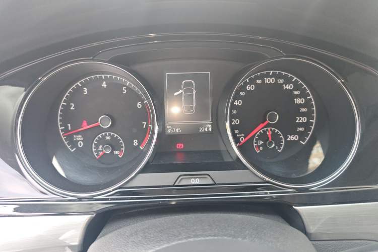 Used Volkswagen Lamando 2015 280TSI Manual Comfort Edition Instrument Cluster