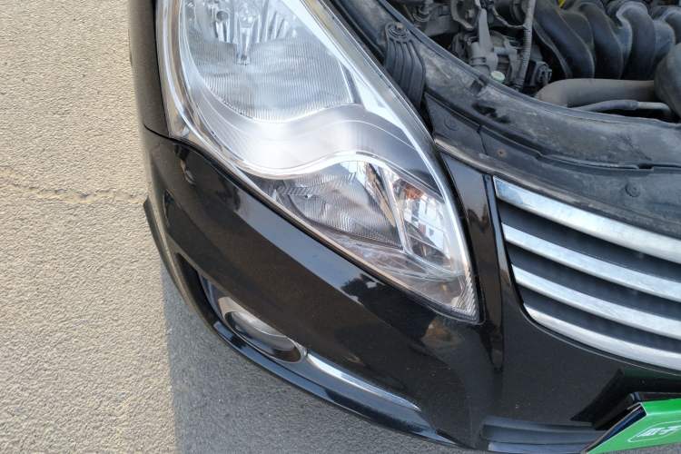 Used Hyundai Celesta 2011 1.6L Manual Comfort Edition Right Front Headlight