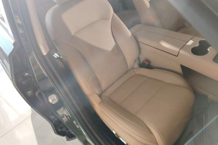 Used Landian E5 PLUS 2025 165 km Long-Range Version PLUS 7-Seater