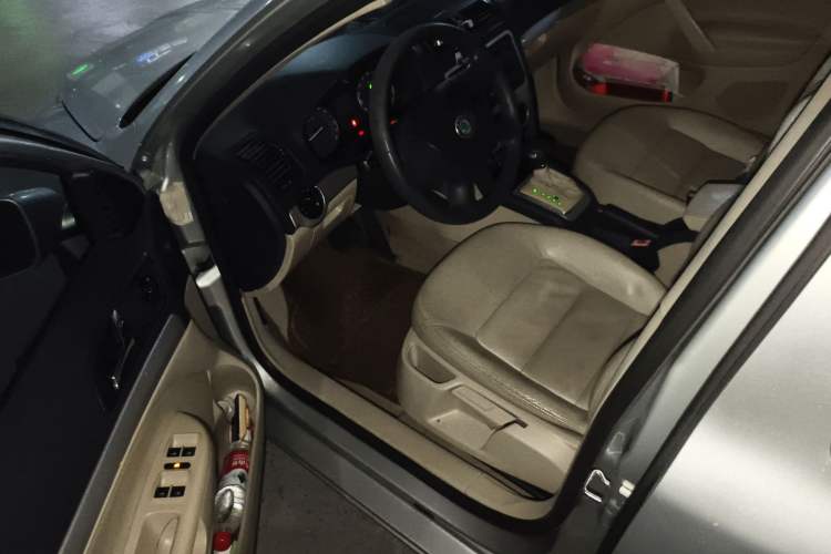 Used Skoda Octavia 2007 2.0L Automatic Exquisite Edition
