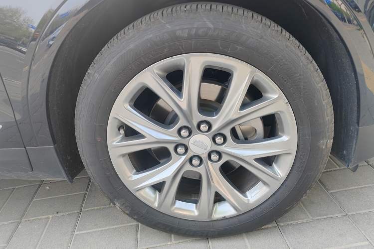 Used Cadillac XT5 2020 Updated Version 28T All-Wheel Drive Leading Sporty Type Right Front Wheel Hub