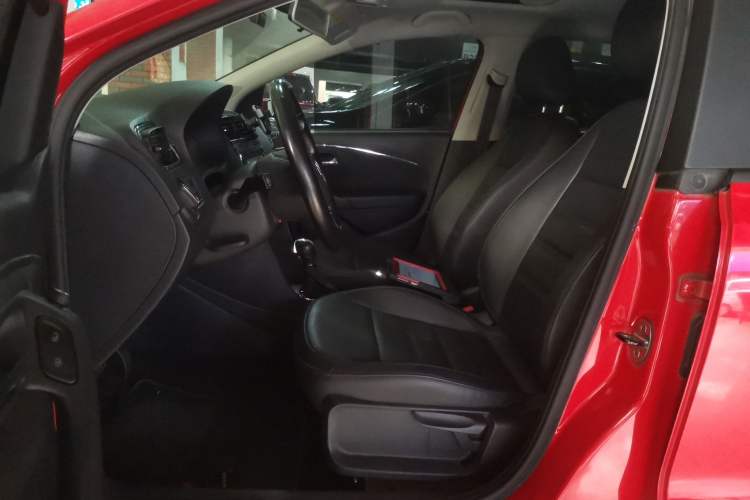 Used Volkswagen Polo 2018 1.5L Automatic Luxury Edition Left Front Seat