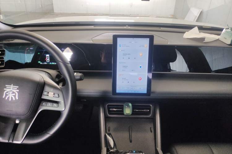 Used BYD Qin L 2024 DM-i 80KM Leading Model Audio And AC Panel