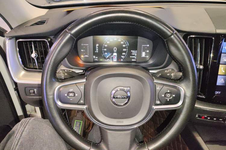 Used Volvo XC60 2019 T5 4x4 Smart Edition China VI Standard