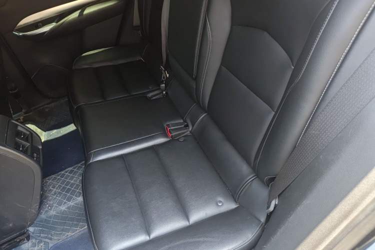 Used Cadillac XT4 2018 28T Two-Wheel-Drive Luxury Model