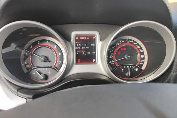 Used Dodge Journey 2013 2.4L Two-Wheel Drive Luxury Version Instrument Cluster