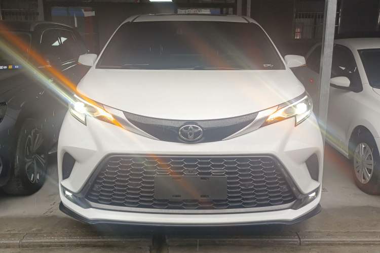 Used Toyota Granvia 2024 2.5L Hybrid Prestige PLUS Four-Wheel Drive Version