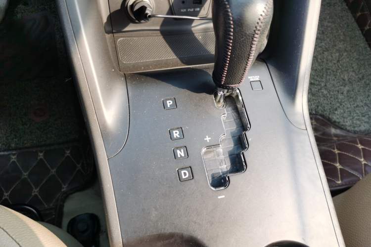 Used Hyundai ix35 2012 2.0L Automatic Two-Wheel Drive Elite Edition GLS Gear Lever