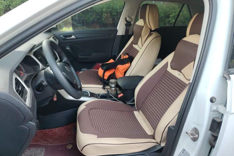 Used Volkswagen T-ROC 2018 230TSI DSG Two-Wheel Drive Fashion Edition China V Standard