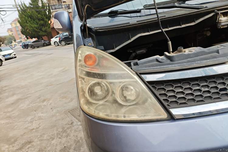 Used GAC Gonow Starry 2013 1.5L Seven-Seater Luxury Model
