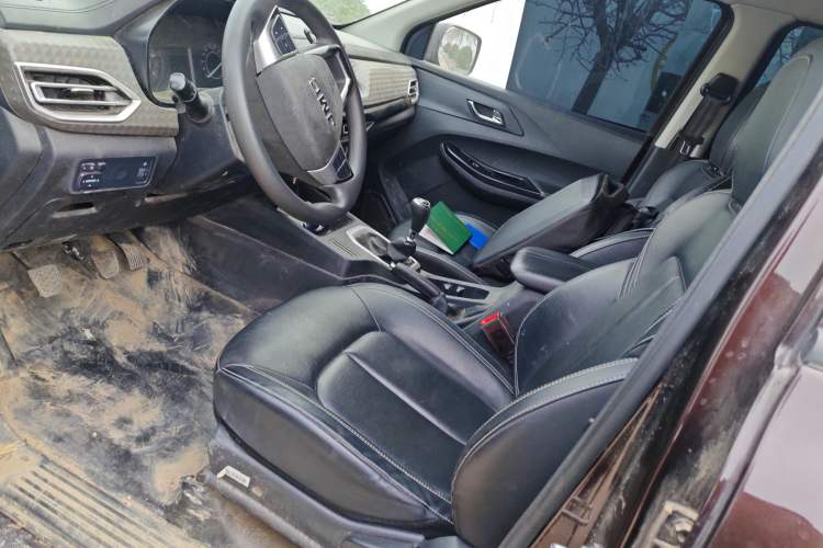 Used JMC Baodian 2023 2.5T Diesel Two-Wheel Drive Comfort Edition Standard Wheelbase JX4D25A6L Left Front Seat