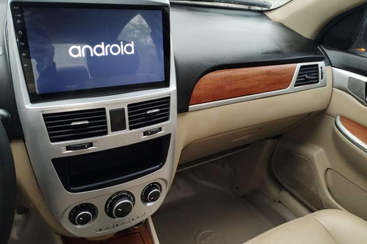 Used Buick Excelle 2011 1.6 LE-MT Audio And AC Panel