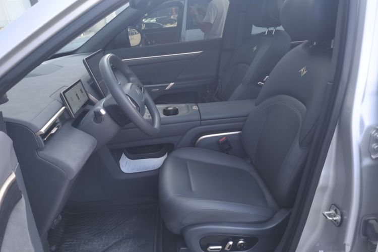 Used Dongfeng eπ eπ008 2024 210Max Range-Extended Version 6 Seats