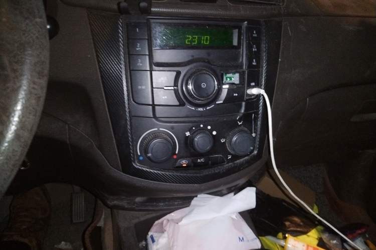 Used Wuling Hongguang 2014 1.2L Standard Model China IV
