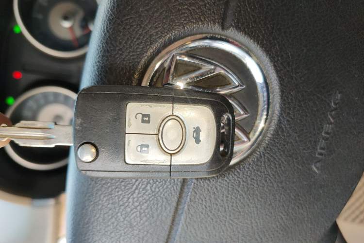 Used Buick Excelle 2015 1.5L Automatic Classic Model Interior 1