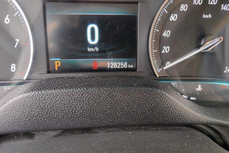 Used Buick GT 2018 15T Dual-Clutch Elite Model China V Standard Odometer Close Up