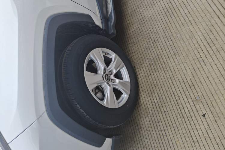 Used Toyota RAV4 2021 2.0L CVT Two-Wheel Drive Urban Edition Left Front Wheel Hub