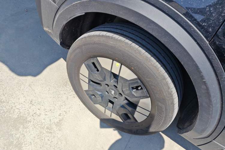 Used Ford Bronco 2026 Model Ink Diamond Range-Extended Exterior 5