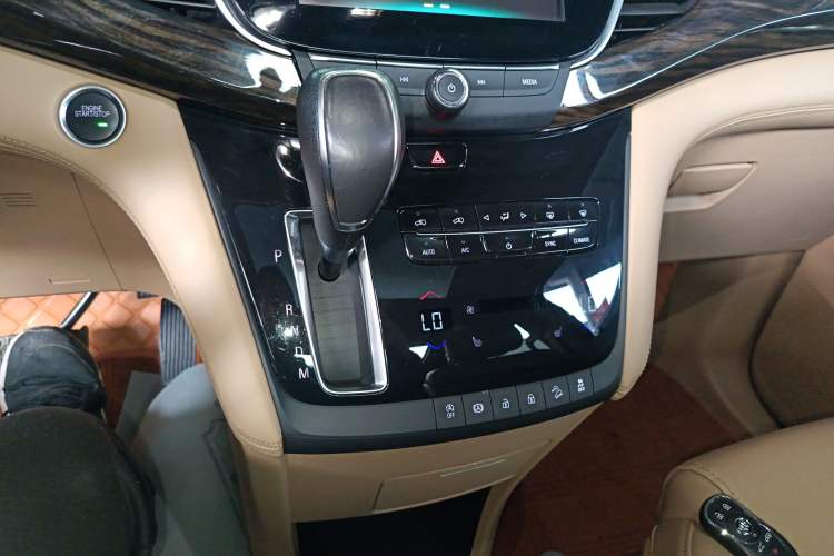 Used Buick GL8 2017 ES 28T Luxury Model China V Standard