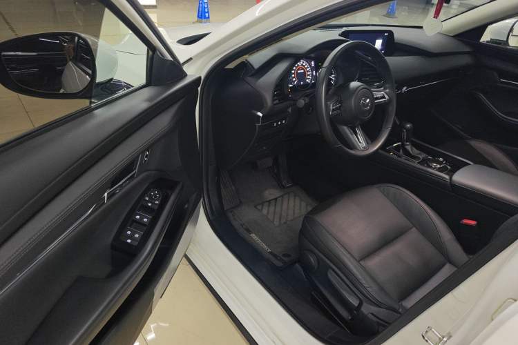 Used Mazda 3 Axela 2023 2.0L Automatic Zhiya Edition
