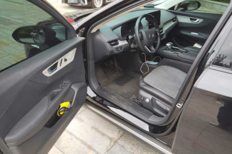 Used Hongqi E-QM5 2024 610 km PLUS