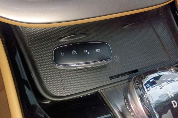 Used Denza D9 2024 DM-i 980 Four-Wheel Drive Prestige Model