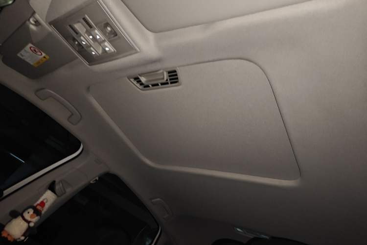 Used Volkswagen Lavida 2023 1.5L Automatic 5 Million Edition Headliner