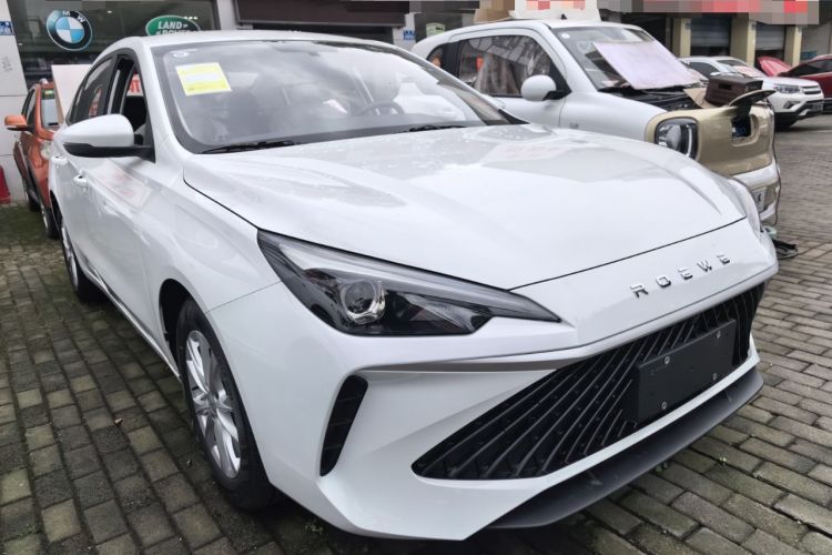 Used Roewe i5 2026 Model 1.5L Manual Comfort Version Front Right 45 Deg