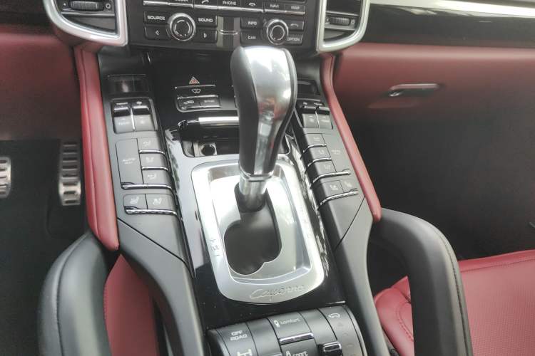 Used Porsche Cayenne 2015 Cayenne Turbo 4.8T Gear Lever