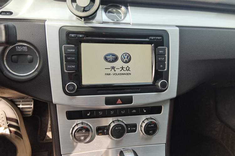 Used Volkswagen FAW-Volkswagen CC 2016 1.8TSI Luxury Model Audio And AC Panel