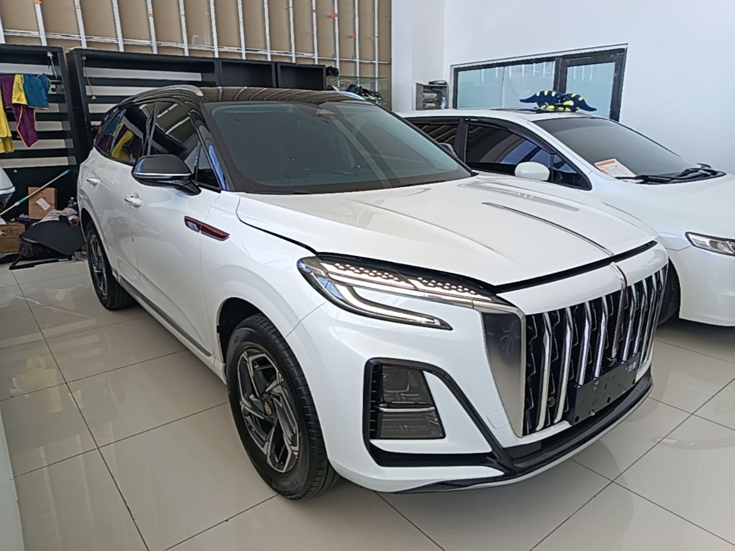 Hongqi HS3 2023 1.5T Two-Wheel Drive Shanwei Edition — снимка 3