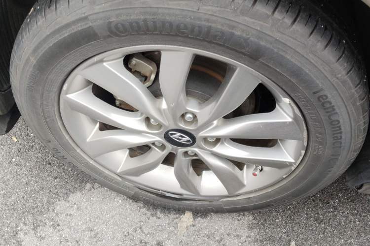 Used Hyundai Elantra (5th Generation / Langdong) 2015 1.6L Automatic Fashion Model Exterior 2