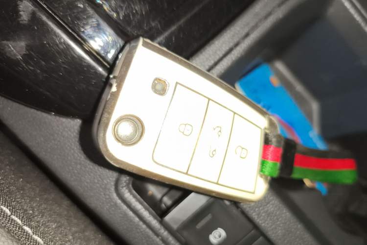 Used Volkswagen T-ROC 2019 280TSI DSG Two-Wheel Drive Comfort Version China VI Standard