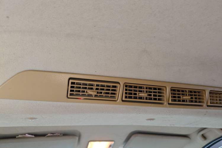 Used BAIC Weiwang M30 2015 1.5L Basic Version BJ415B Headliner