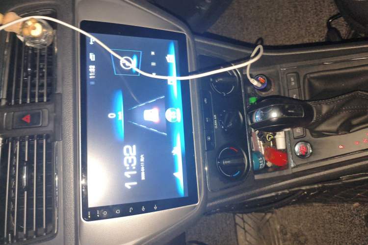 Used Volkswagen Lavida 2017 1.6L Automatic Comfort Edition Audio And AC Panel