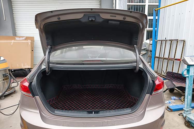 Used Hyundai Elantra (6th Generation / Lingdong) 2016 1.6L Automatic ZhiXuan – Elite Version Trunk