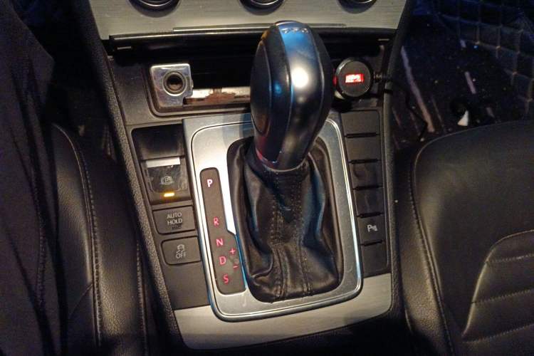 Used Volkswagen Magotan 2015 1.8TSI Luxury Model Gear Lever