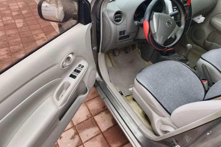 Used Nissan Sunny 2014 1.5XE Manual Elite Edition Driver Seat
