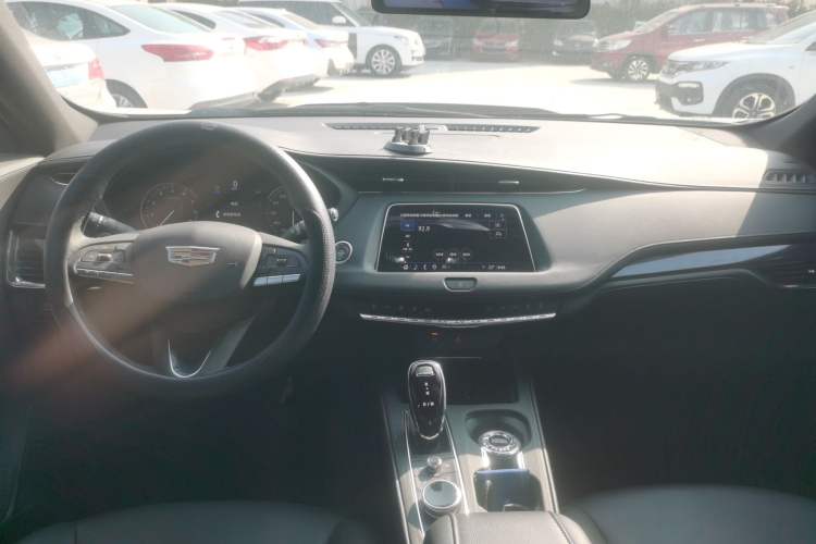 Used Cadillac XT4 2023 28T Two-Wheel Drive Fashion Edition
