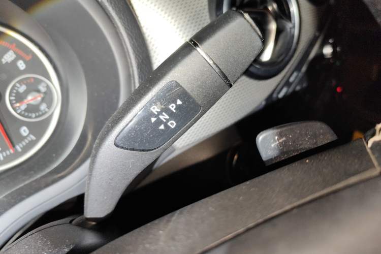 Used Mercedes-Benz B-Class 2016 B 200 Exclusive Edition Gear Lever
