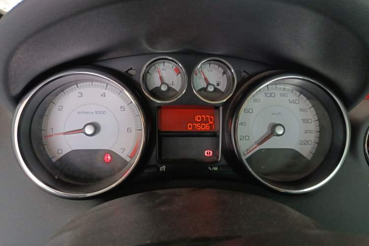 Used Peugeot 408 2013 2.0L Manual Comfort Edition Odometer Close Up