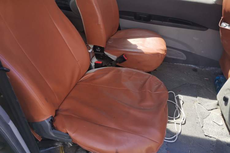 Used FORTHING Lingzhi 2017 M3L 1.6L 7-Seater Comfort Model Left Rear Seat