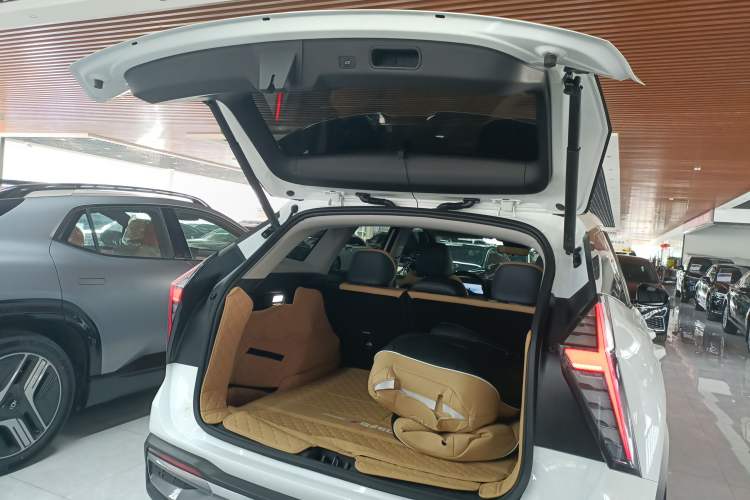 Used Geely Auto FX11 2023 1.5TD DCT Prestige Edition
