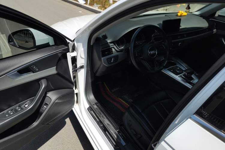 Used Audi A4L 2017 Plus 40 TFSI Ambition Model Driver Seat