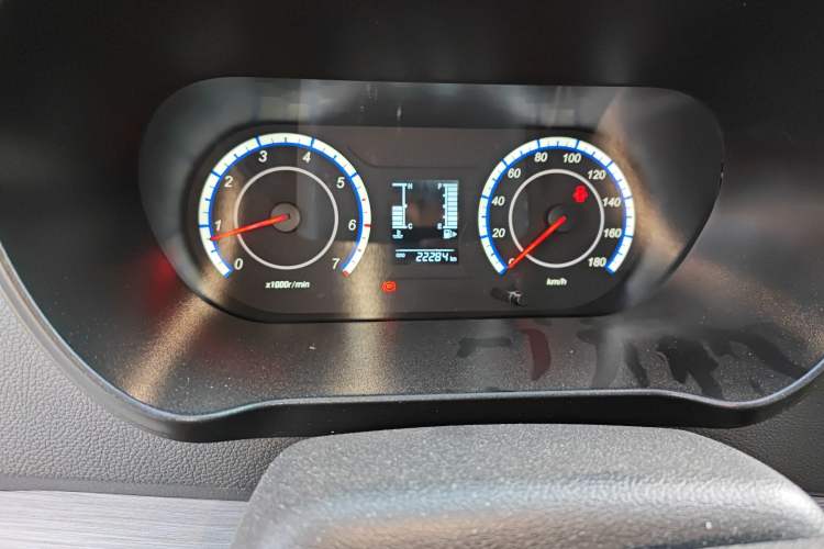 Used CHANGAN KAICHENG Ruixing M60 2023 1.5L GDI Comfort-Class Passenger Vehicle 6/7 Seats Instrument Cluster