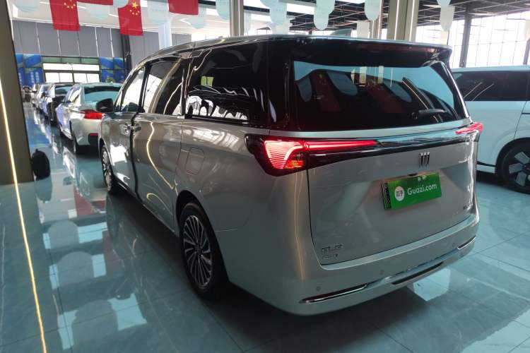 Used Buick GL8 New Energy 2025 Lu Shang Luxury Edition 7-Seater Rear Left 45 Deg