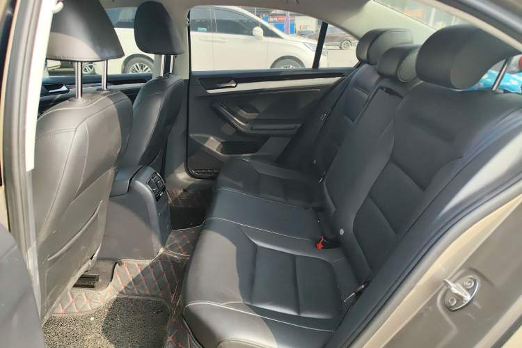 Used Volkswagen Sagitar 2017 180TSI Automatic Luxury Edition Left Rear Seat