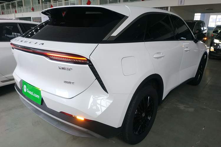 Used Venucia V 2022 260T Black Horse Edition · Idol