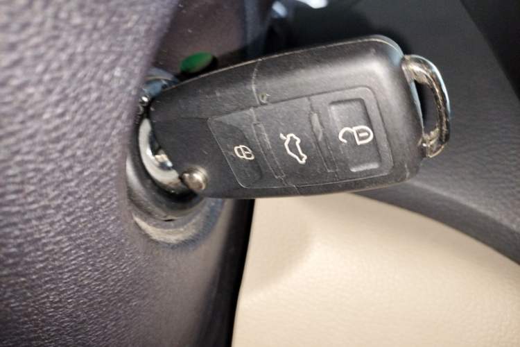 Used Haima S7 2015 Revised Version 2.0L Automatic Zongchi Trim
