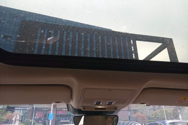 Used Jaguar XFL 2024 2.0T P250 Two-Wheel Drive Prestige Luxury Edition